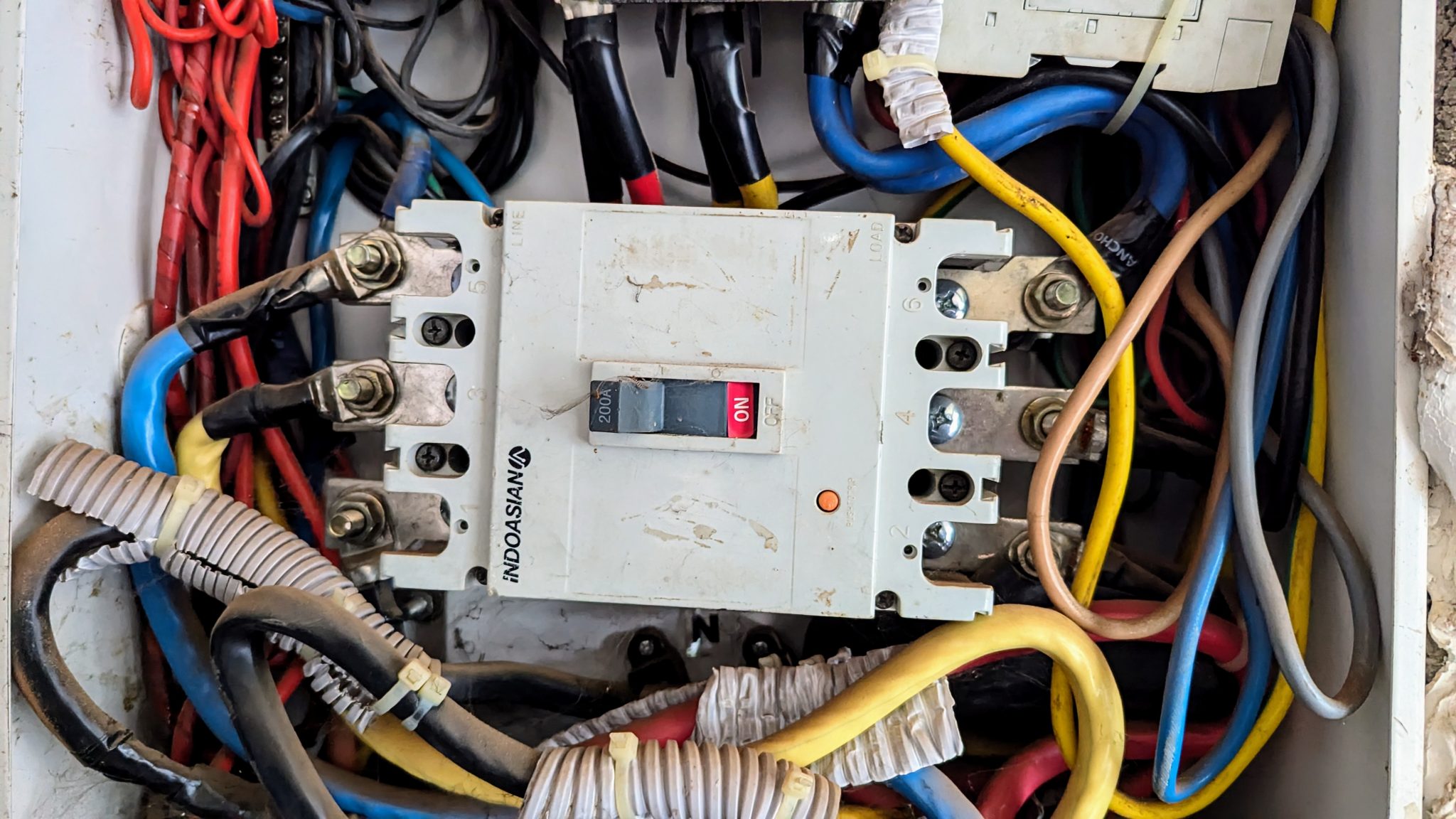 Sfeerbeeld Elektrotechniek Voltmeer 2